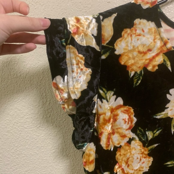 NWT, A.N.A. Velvet Floral Tee with Ruffle Sleeves - Picture 2 of 5